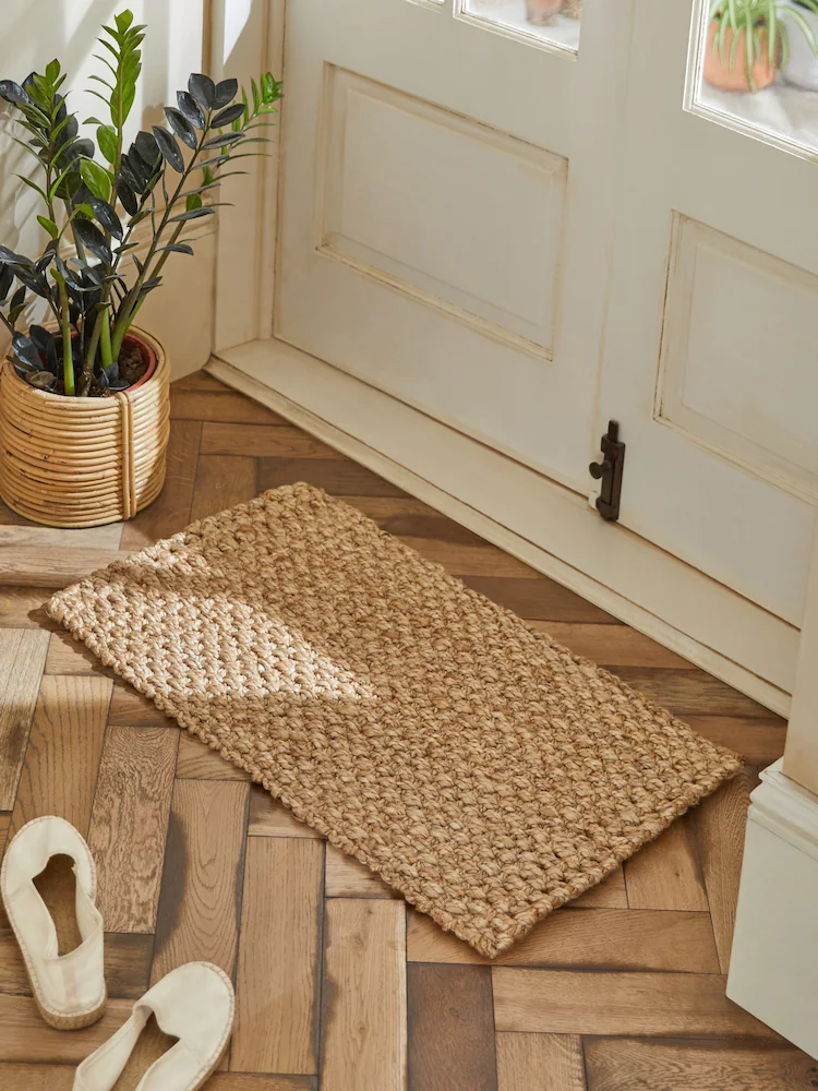 The Good Haul Plus Store 62 The Good Haul Plus Store -The Good Haul Plus Store D71316s